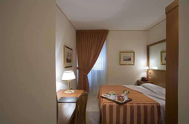 Hotel San Giorgio Napoli Phòng bức ảnh